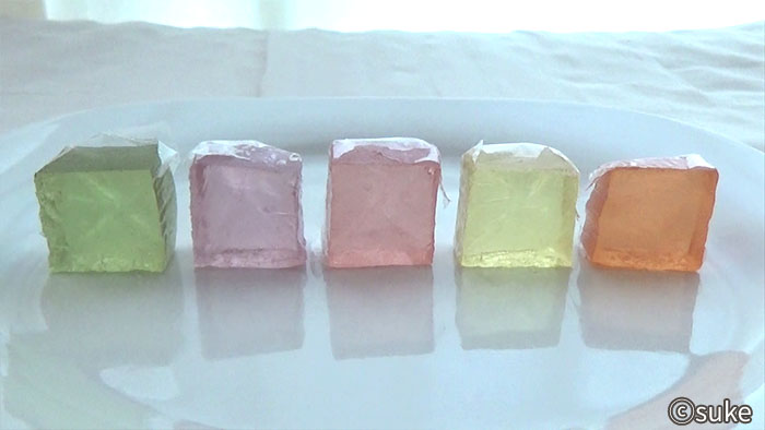 杉本屋製菓 ミックスゼリー 5色のゼリーをカットした断面画像