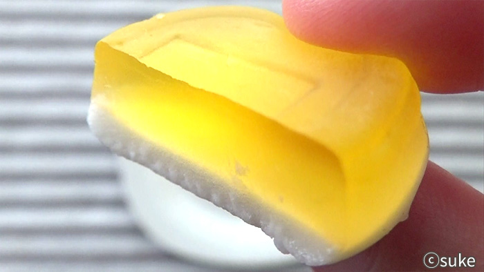 HARIBO スーパーマリオ グミ 酸味のあるレモン味のコイン断面上部画像