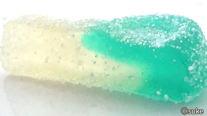 Trolli ファニバースサワーミックス 酸味の効いたキャンディ型グミ断面拡大画像