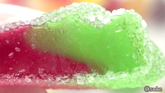 Trolli ファニバース スイートミックスグミ イチゴ おそらくアップル味の緑色拡大画像