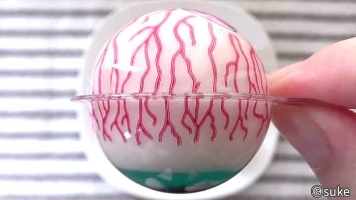 トローリ ポップアイグミ 血管の模様が入った本体側面画像