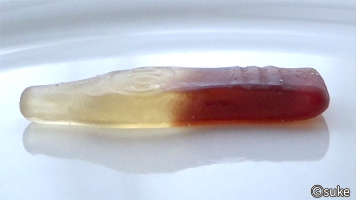 ユピ ランチセットグミ 薄く平たいコーラの側面画像