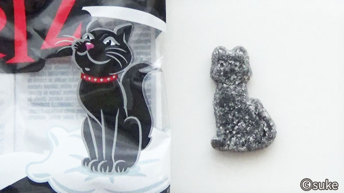 トローリ キャッツリコリスのイラストの猫とグミの猫を並べた画像