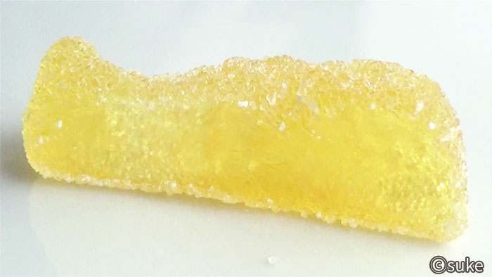 ハリボー ミックスサワー 黄色のワームグミ断面画像